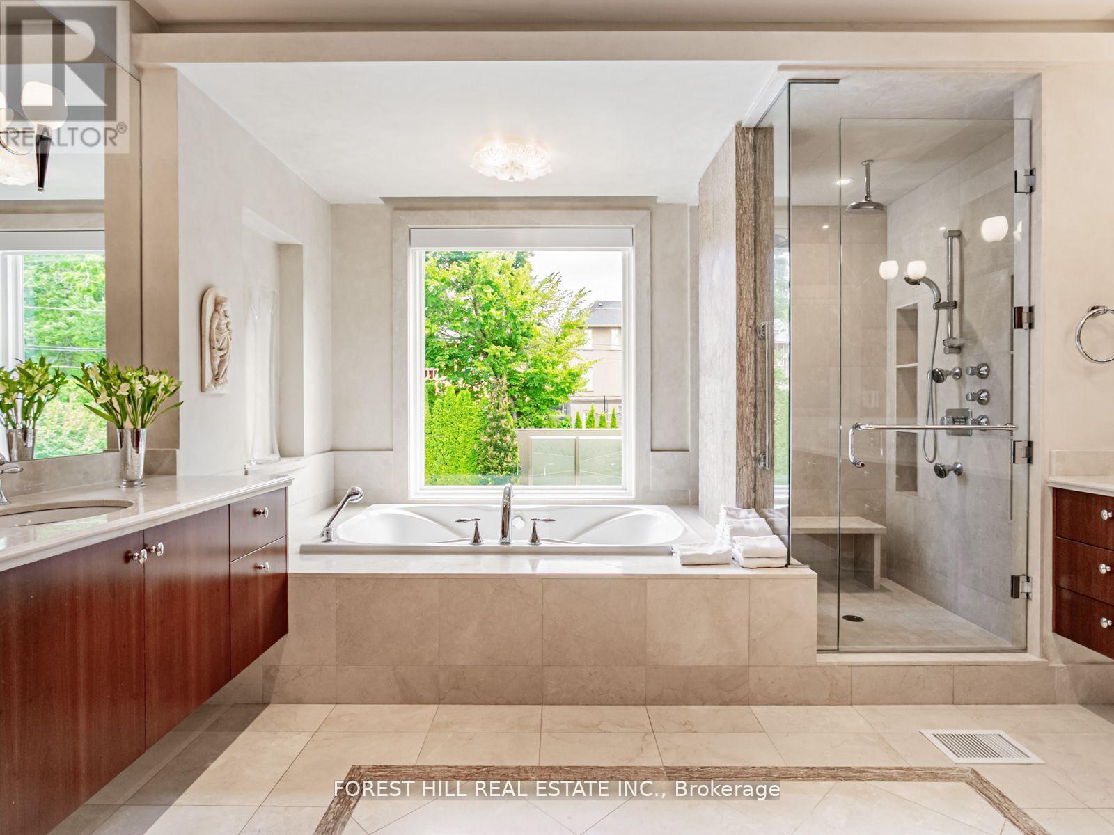 7 CEDARWOOD AVENUE Toronto (Bridle Path-Sunnybrook-York Mills), ON M2L 1L7