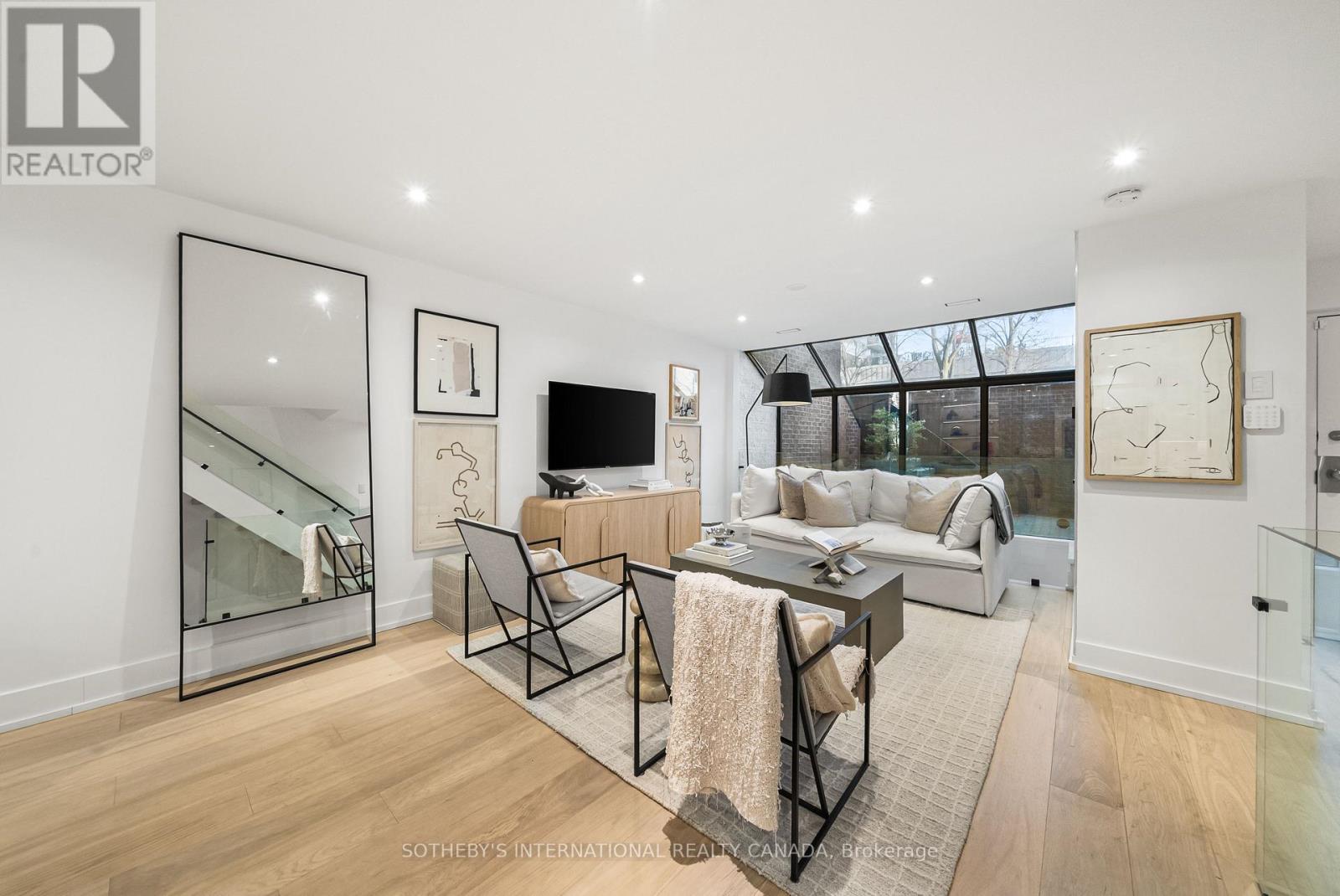 A4 - 142 Pears Avenue, Toronto, Ontario  M5R 1T2 - Photo 4 - C12997922