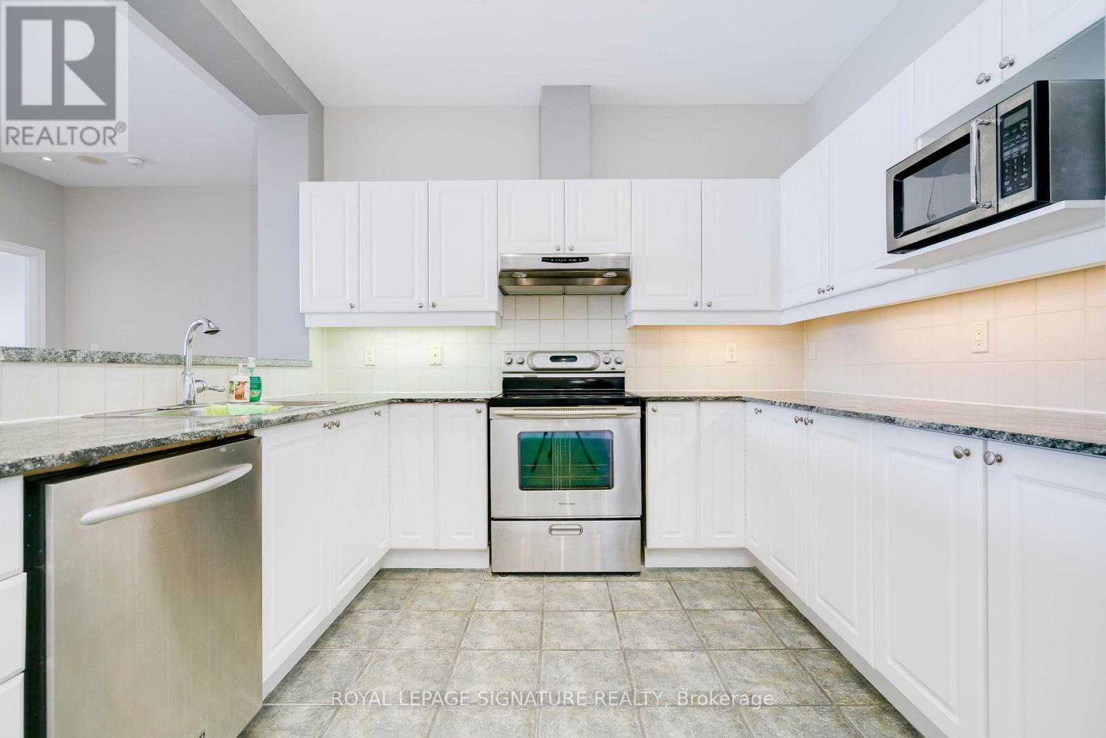 415 - 1 Leaside Park Drive, Toronto, Ontario  M4H 1R1 - Photo 10 - C12998016