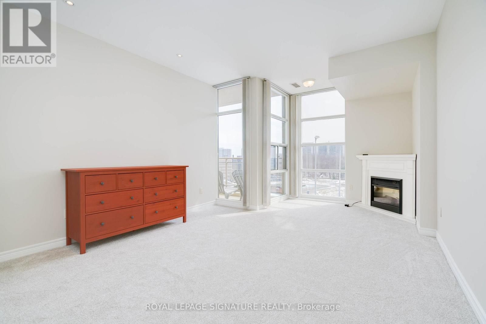 415 - 1 Leaside Park Drive, Toronto, Ontario  M4H 1R1 - Photo 13 - C12998016