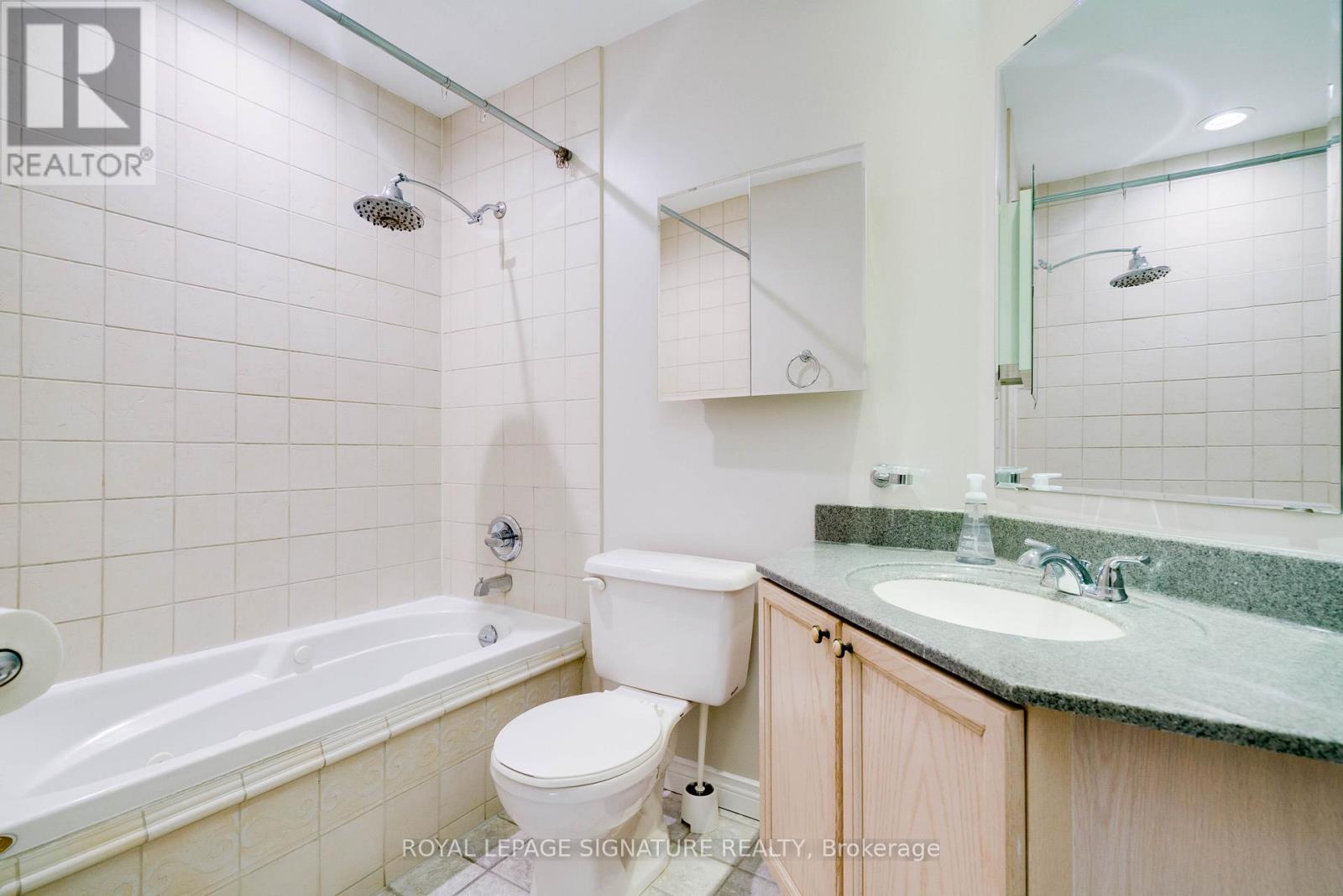 415 - 1 Leaside Park Drive, Toronto, Ontario  M4H 1R1 - Photo 18 - C12998016