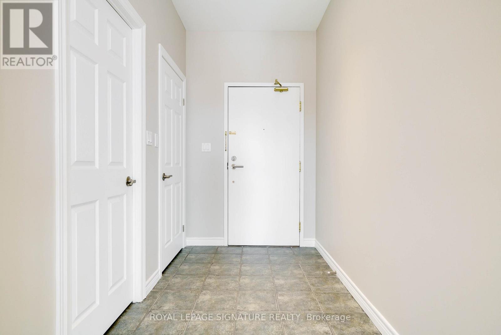 415 - 1 Leaside Park Drive, Toronto, Ontario  M4H 1R1 - Photo 2 - C12998016