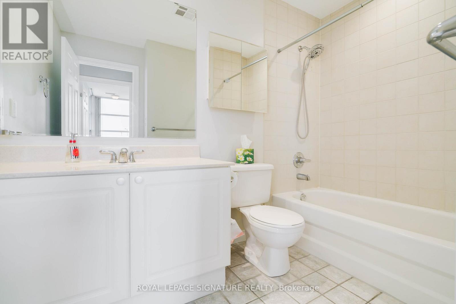 415 - 1 Leaside Park Drive, Toronto, Ontario  M4H 1R1 - Photo 24 - C12998016