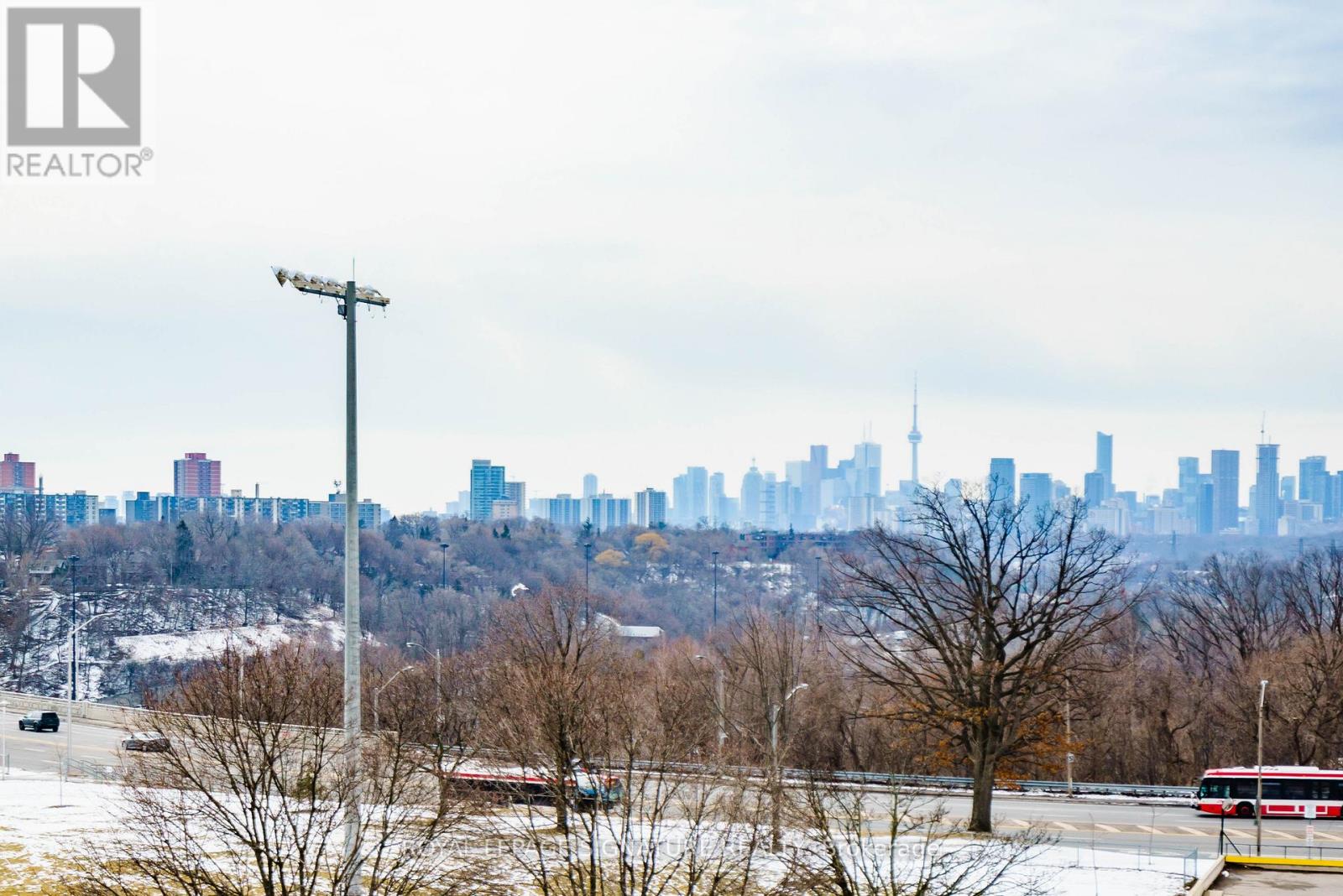 415 - 1 Leaside Park Drive, Toronto, Ontario  M4H 1R1 - Photo 31 - C12998016