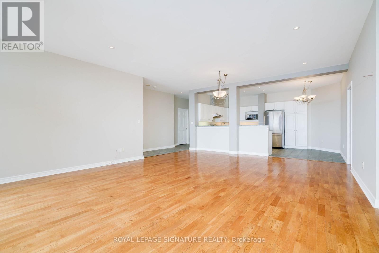 415 - 1 Leaside Park Drive, Toronto, Ontario  M4H 1R1 - Photo 6 - C12998016