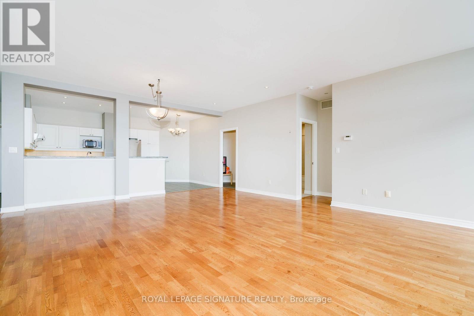 415 - 1 Leaside Park Drive, Toronto, Ontario  M4H 1R1 - Photo 7 - C12998016