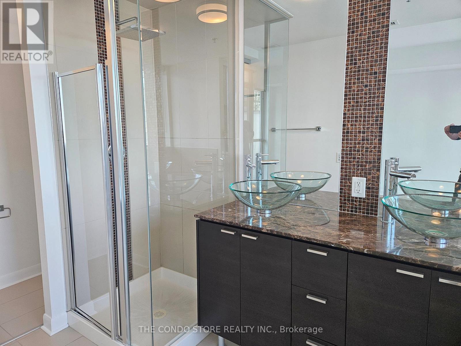 2502 - 375 King Street W, Toronto, Ontario  M5V 1K5 - Photo 8 - C12998086