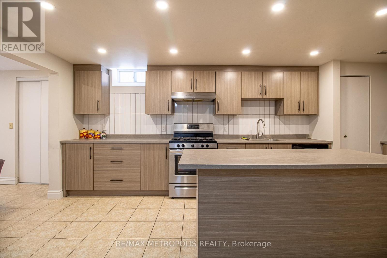 Bsmt - 507 Charnwood Court, Pickering, Ontario  L1V 4Y1 - Photo 10 - E12997858