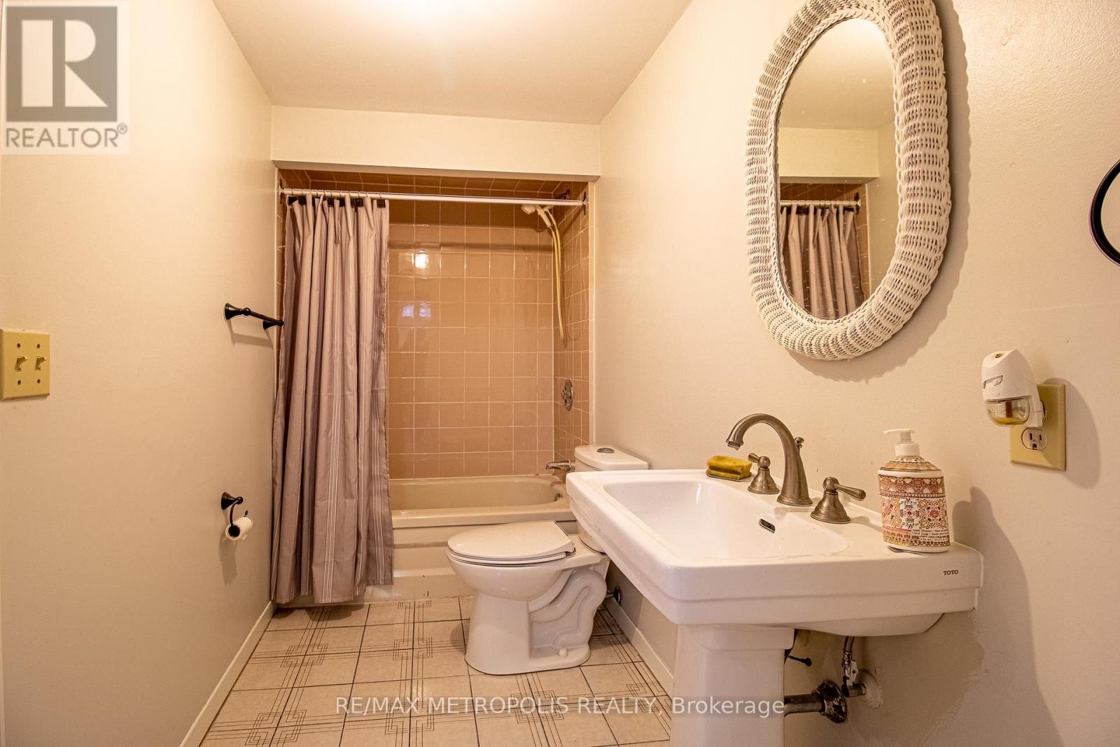 Bsmt - 507 Charnwood Court, Pickering, Ontario  L1V 4Y1 - Photo 19 - E12997858