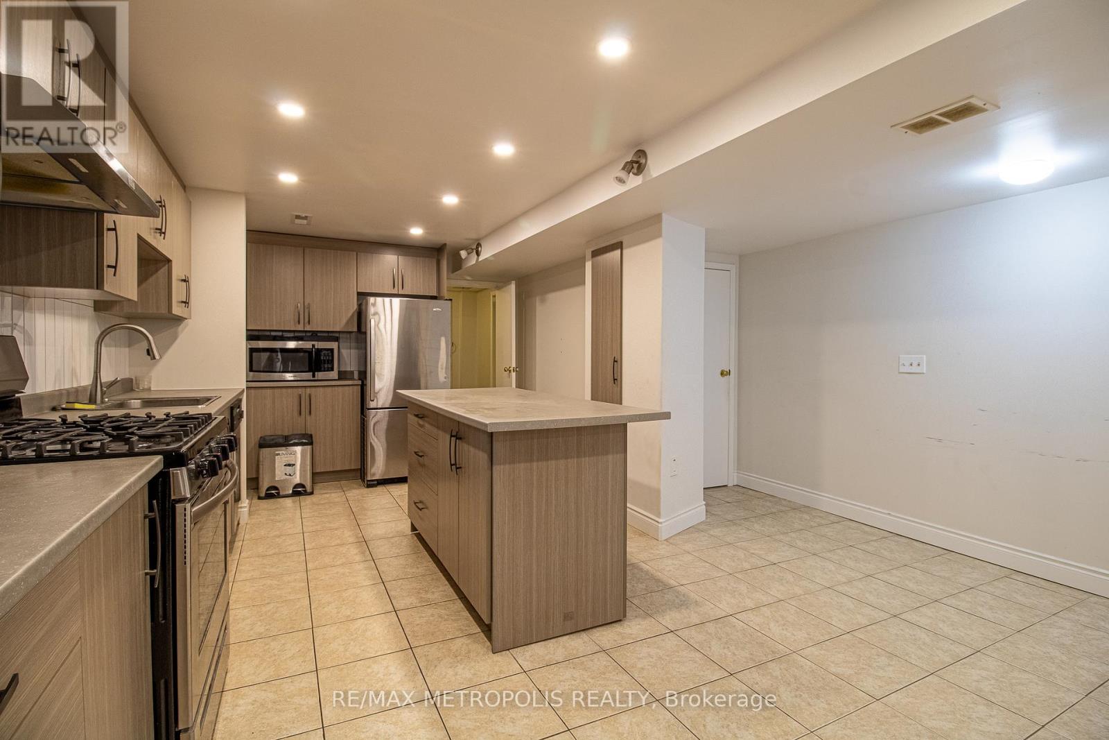 Bsmt - 507 Charnwood Court, Pickering, Ontario  L1V 4Y1 - Photo 9 - E12997858