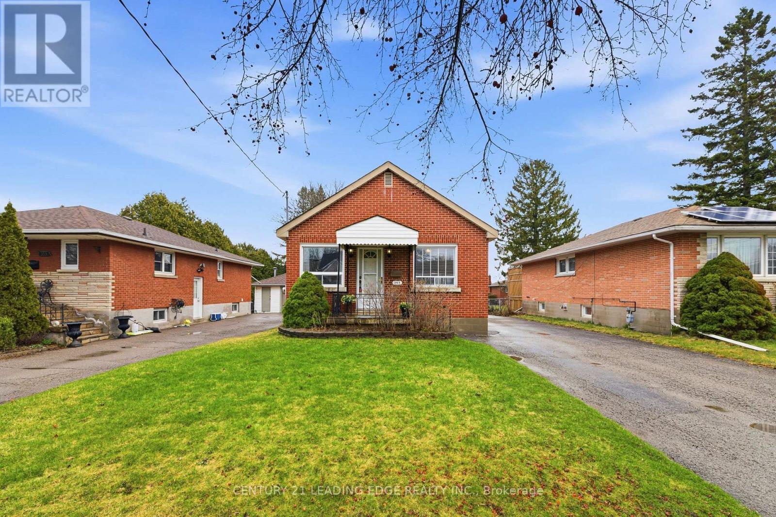 347 Nipigon Street, Oshawa, Ontario  L1J 4P1 - Photo 2 - E12997868