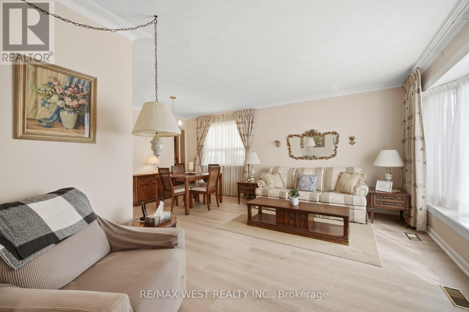 24 Beran Drive, Toronto, Ontario  M1G 1G1 - Photo 5 - E12997912