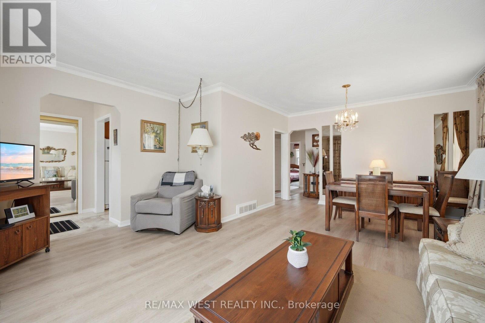 24 Beran Drive, Toronto, Ontario  M1G 1G1 - Photo 8 - E12997912