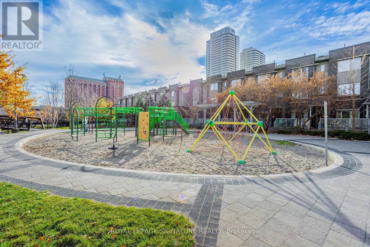 1320 - 275 Village Green Square, Toronto, Ontario  M1S 0L8 - Photo 16 - E12998034