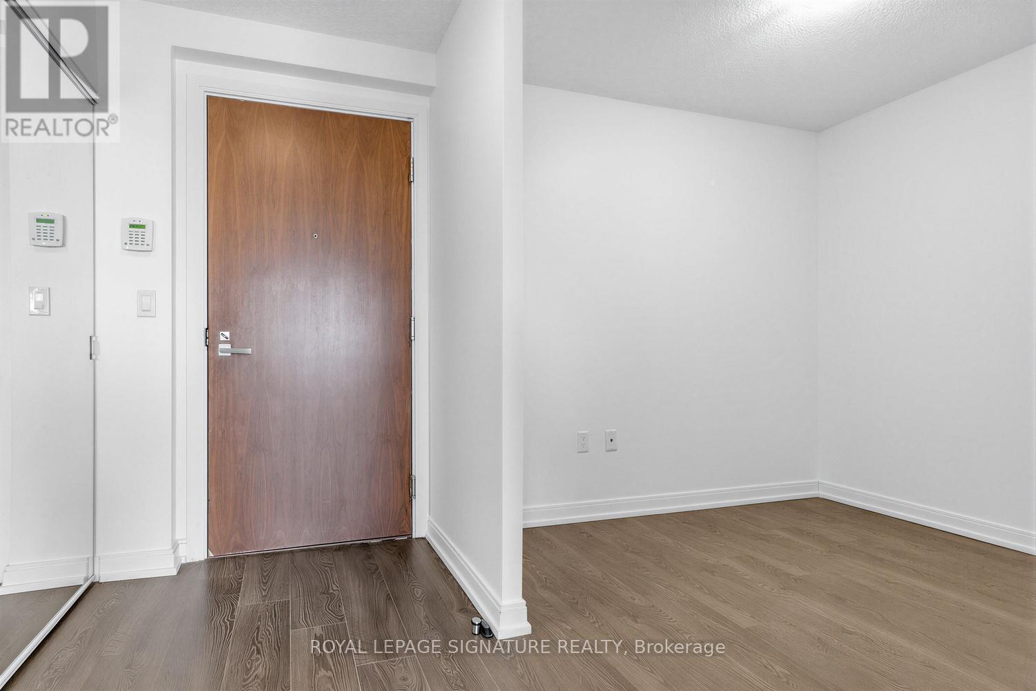 1320 - 275 Village Green Square, Toronto, Ontario  M1S 0L8 - Photo 3 - E12998034