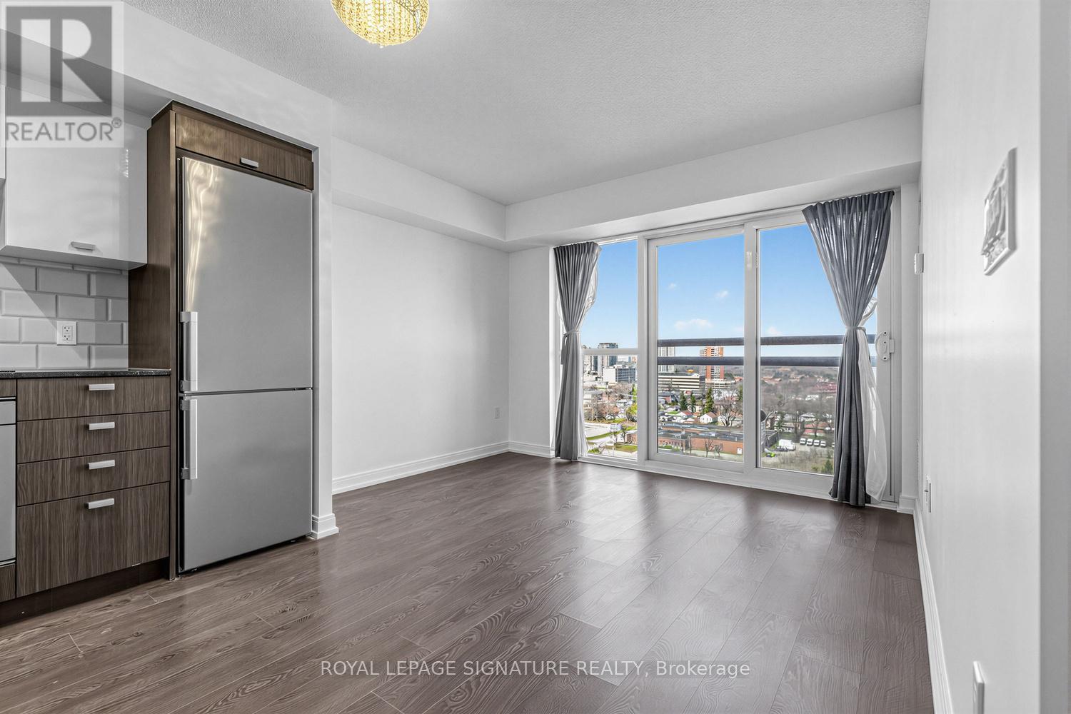 1320 - 275 Village Green Square, Toronto, Ontario  M1S 0L8 - Photo 8 - E12998034