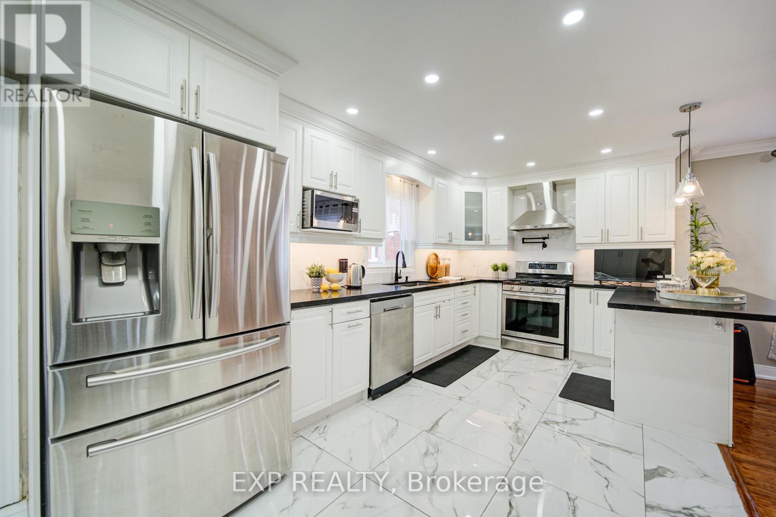 86 Rollo Drive, Ajax, Ontario L1S 7B7 - Photo 13 - E12998102