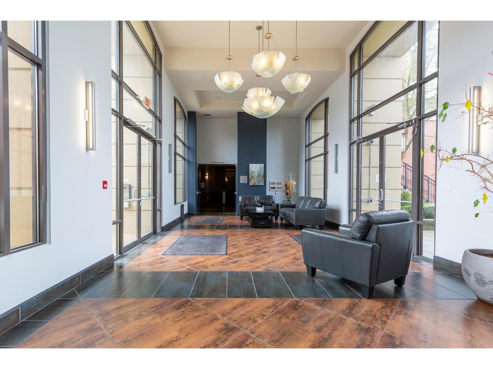 404 2970 King George Boulevard, Surrey, British Columbia  V4P 0E6 - Photo 6 - R3110377