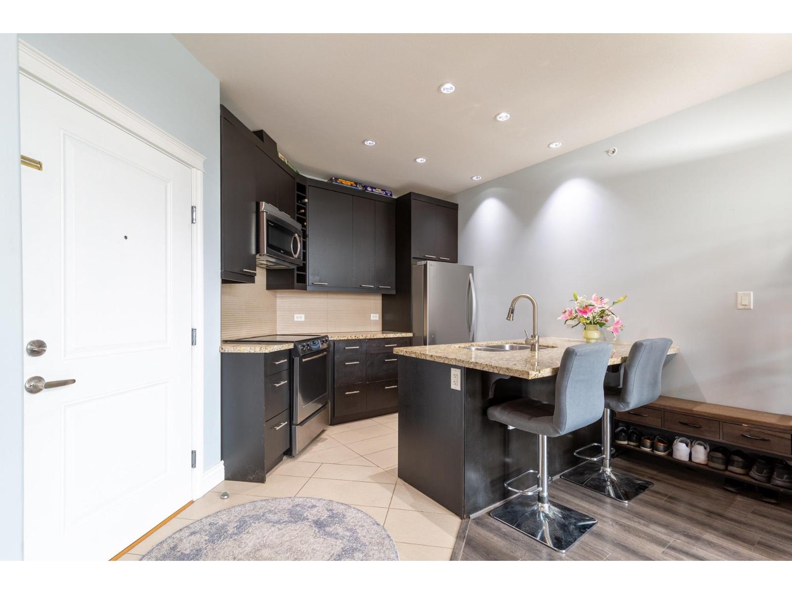 404 2970 King George Boulevard, Surrey, British Columbia  V4P 0E6 - Photo 7 - R3110377