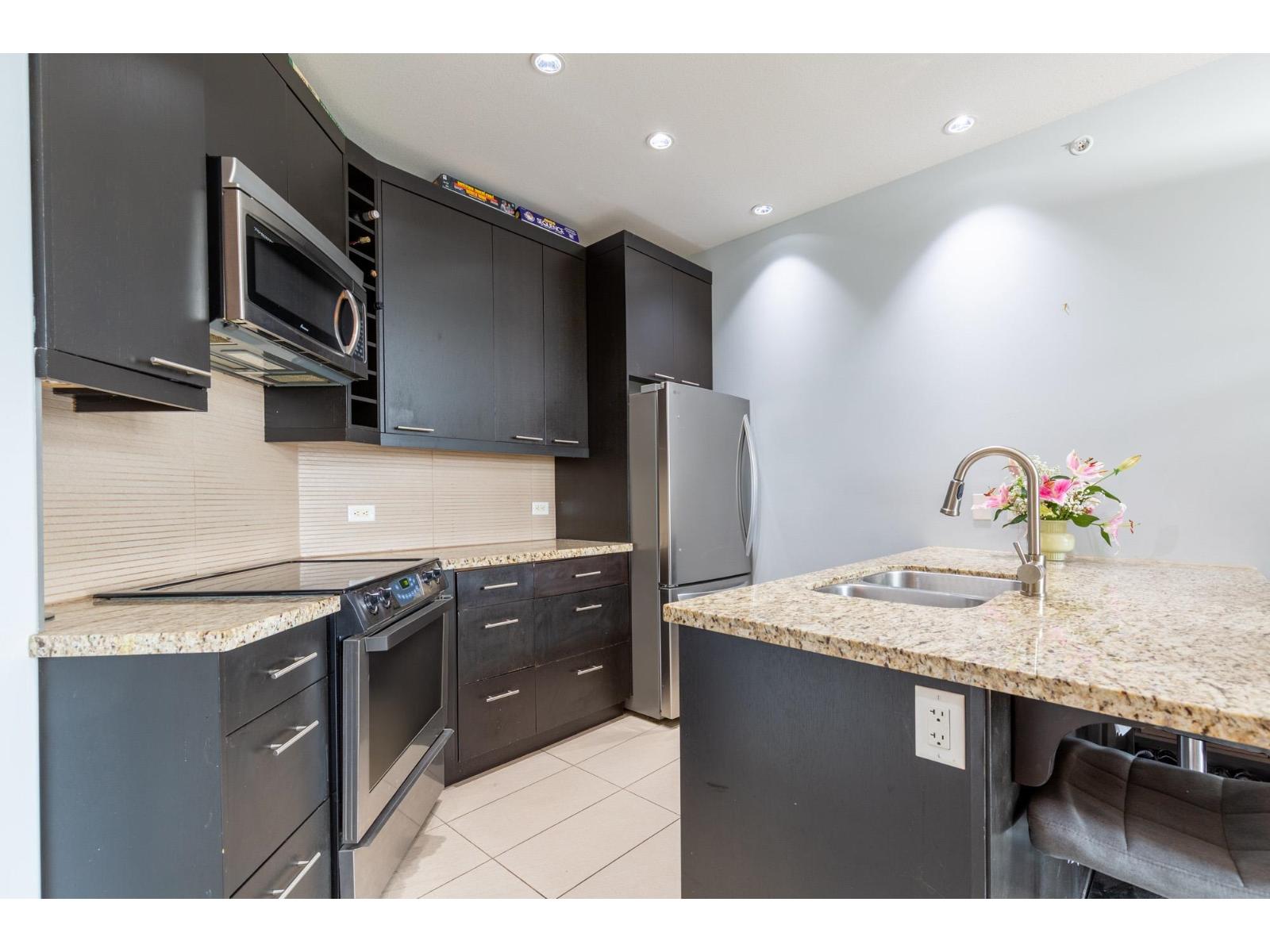 404 2970 King George Boulevard, Surrey, British Columbia  V4P 0E6 - Photo 10 - R3110377