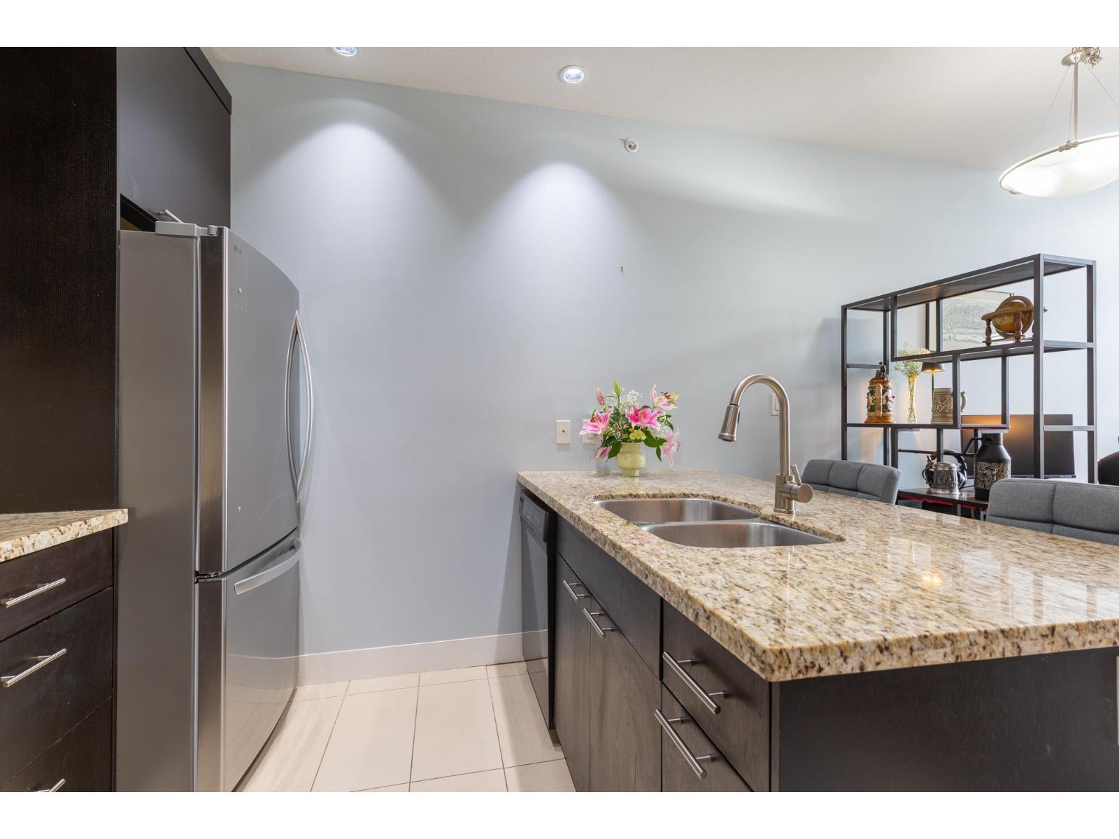 404 2970 King George Boulevard, Surrey, British Columbia  V4P 0E6 - Photo 11 - R3110377