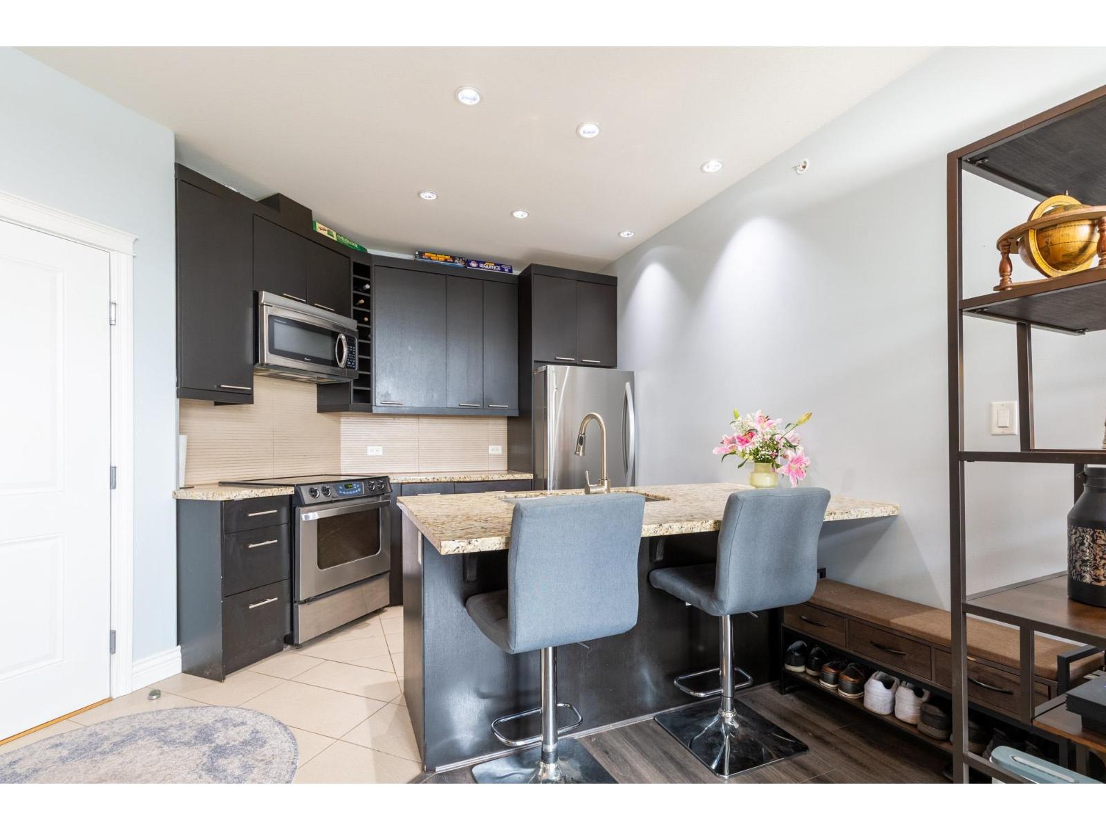 404 2970 King George Boulevard, Surrey, British Columbia  V4P 0E6 - Photo 8 - R3110377