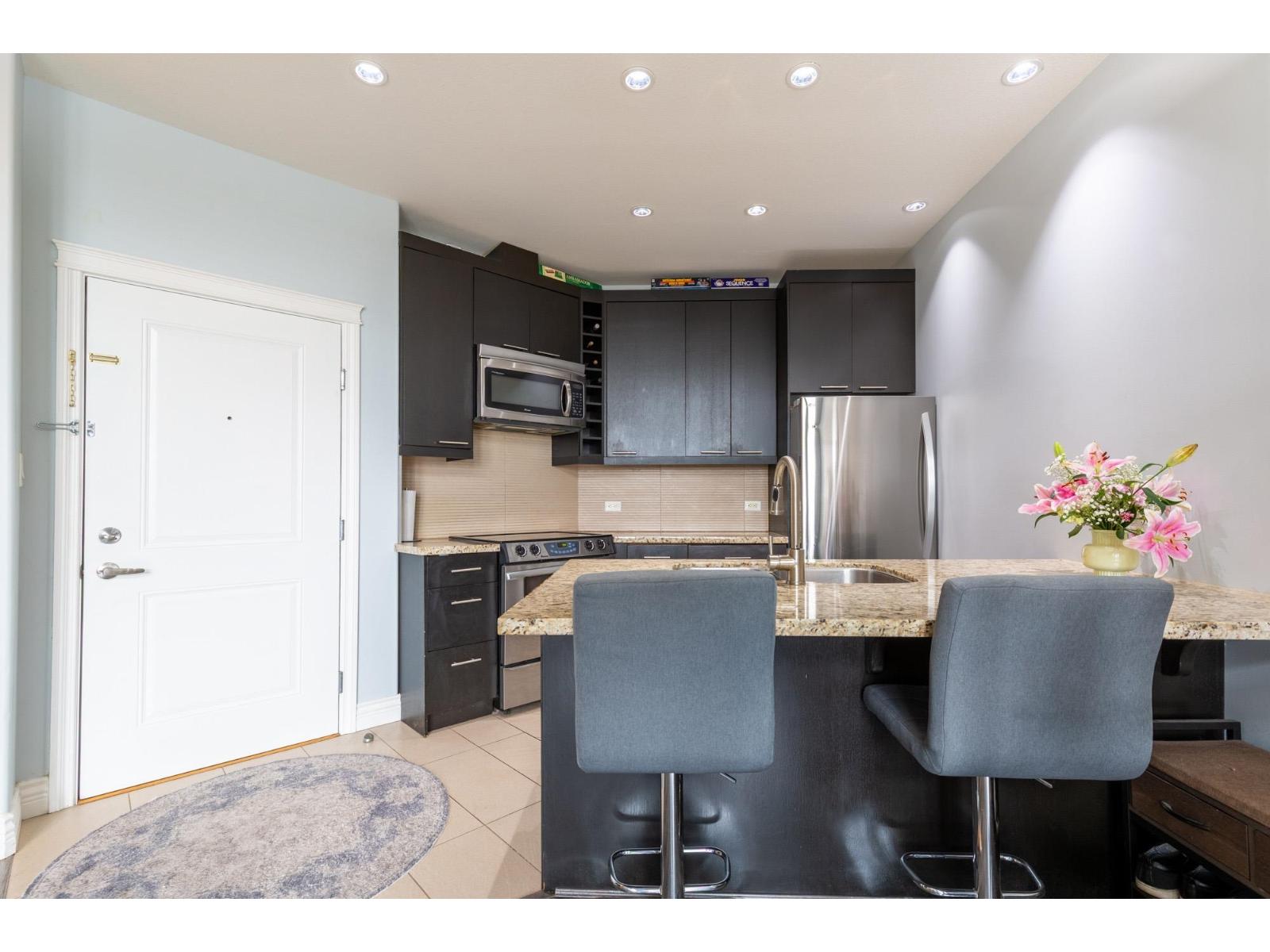 404 2970 King George Boulevard, Surrey, British Columbia  V4P 0E6 - Photo 9 - R3110377