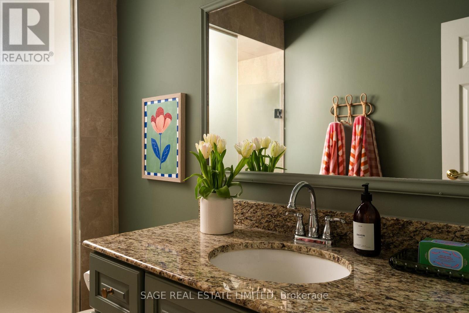 228 Yorkshire Drive, Newmarket, Ontario  L3Y 6J7 - Photo 26 - N12997870