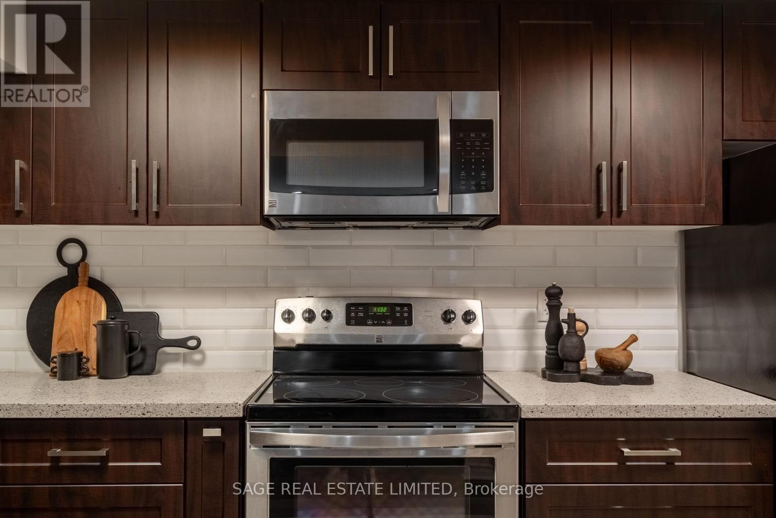 228 Yorkshire Drive, Newmarket, Ontario  L3Y 6J7 - Photo 32 - N12997870