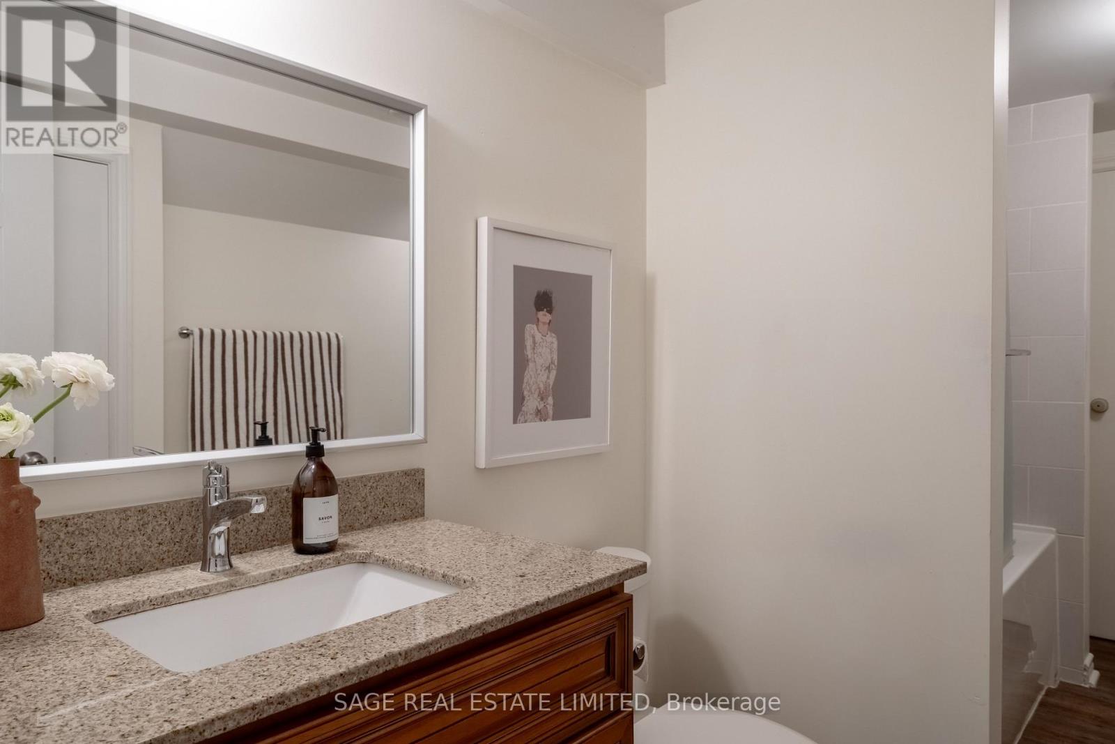 228 Yorkshire Drive, Newmarket, Ontario  L3Y 6J7 - Photo 34 - N12997870