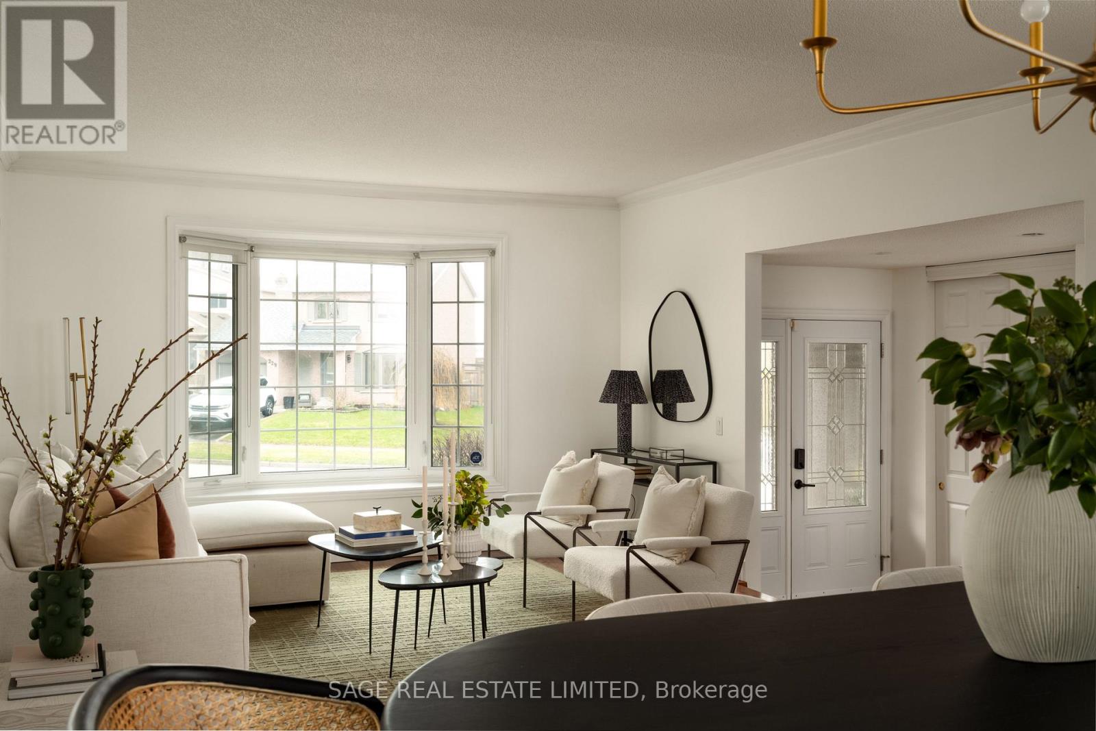 228 Yorkshire Drive, Newmarket, Ontario  L3Y 6J7 - Photo 8 - N12997870