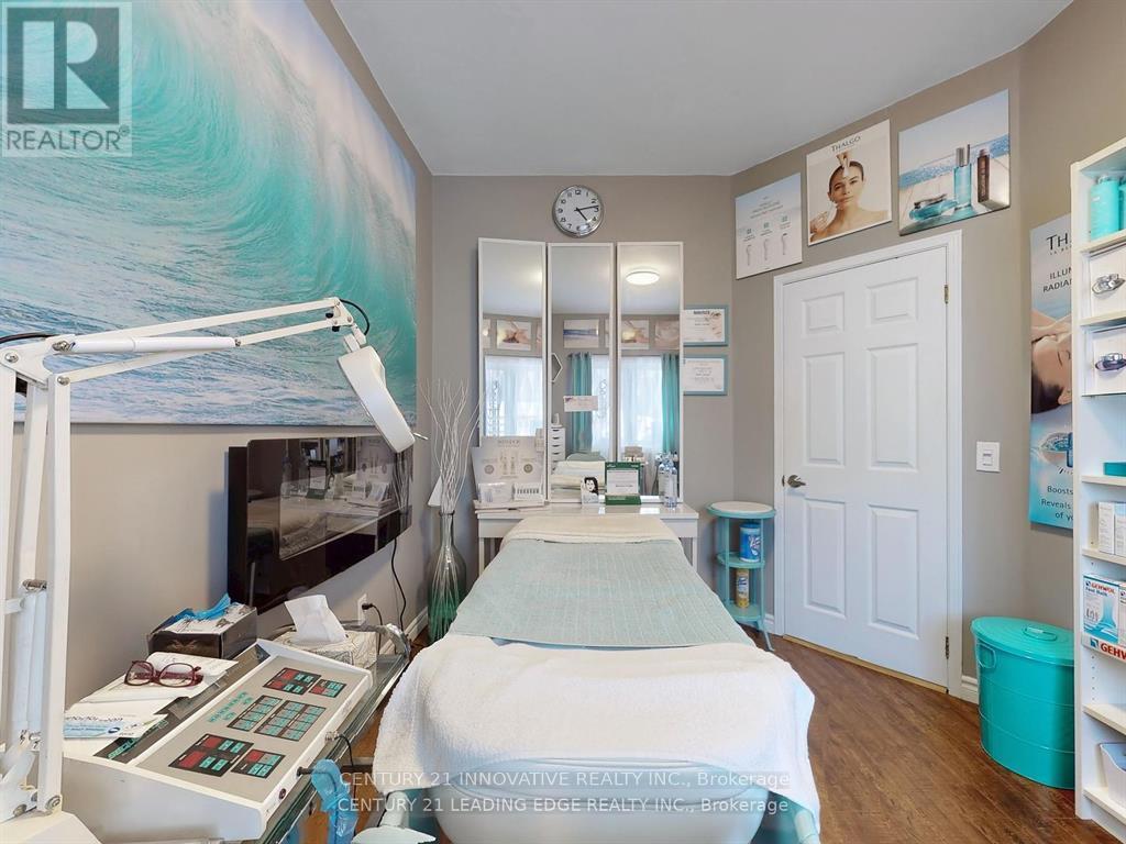 350 The Queensway S, Georgina, Ontario  L4P 2B9 - Photo 26 - N12997932