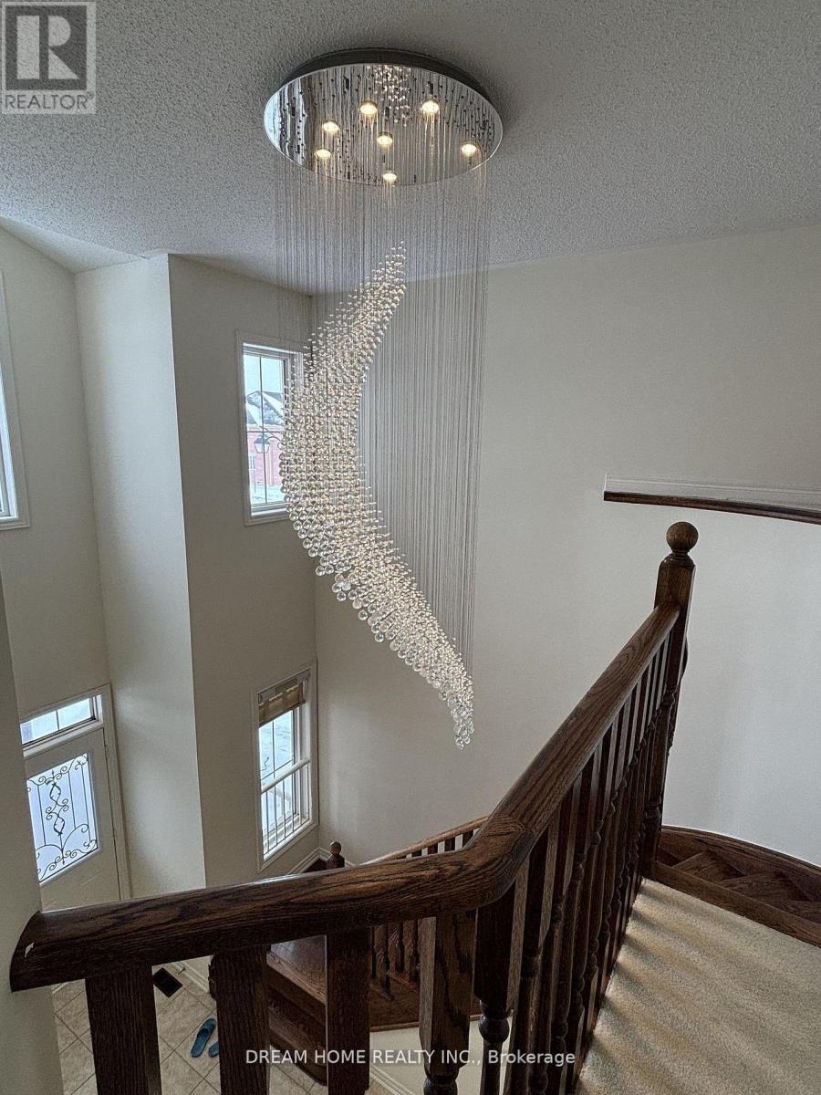 276 The Bridle Walk, Markham, Ontario  L6C 0V7 - Photo 10 - N12998024