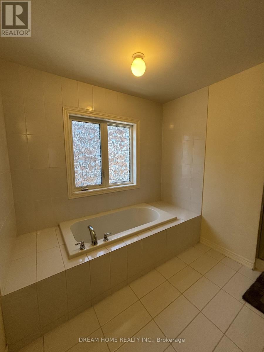 276 The Bridle Walk, Markham, Ontario  L6C 0V7 - Photo 16 - N12998024