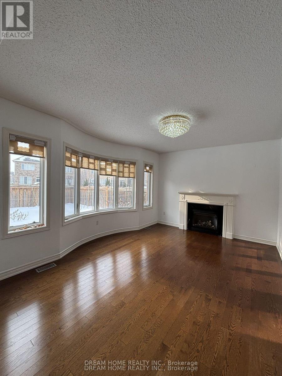 276 The Bridle Walk, Markham, Ontario  L6C 0V7 - Photo 6 - N12998024