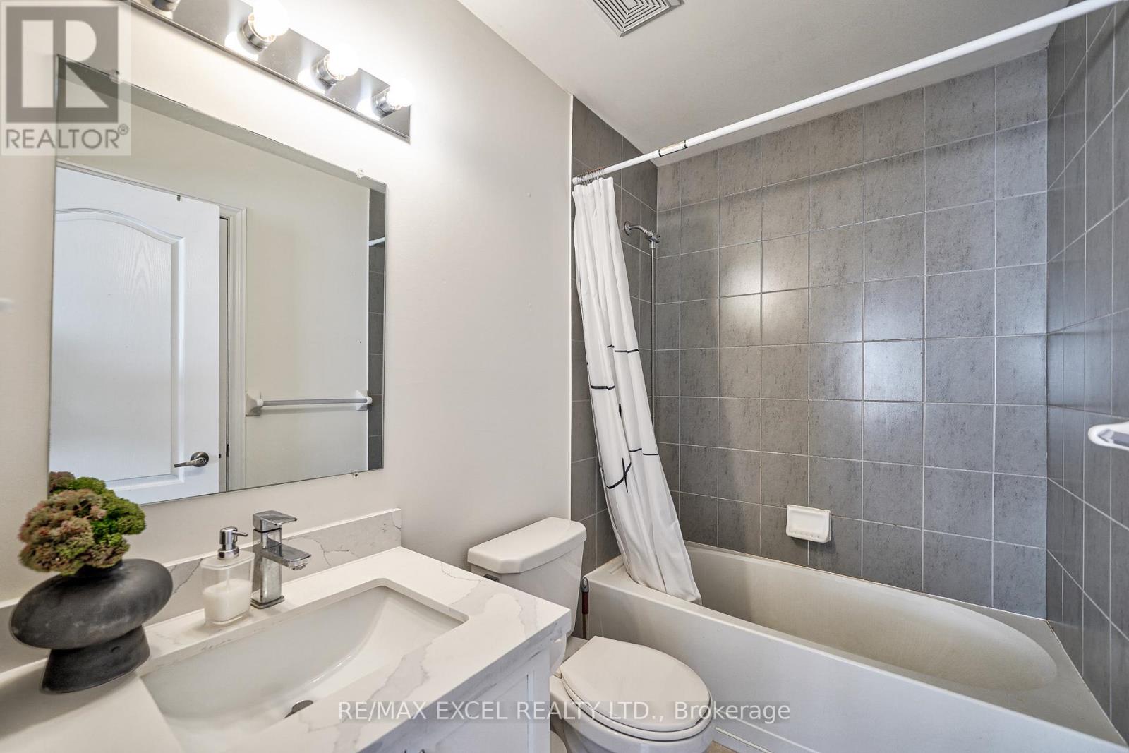 Coach - 5 Bloom Street, Markham, Ontario  L6B 0Z7 - Photo 10 - N12998076