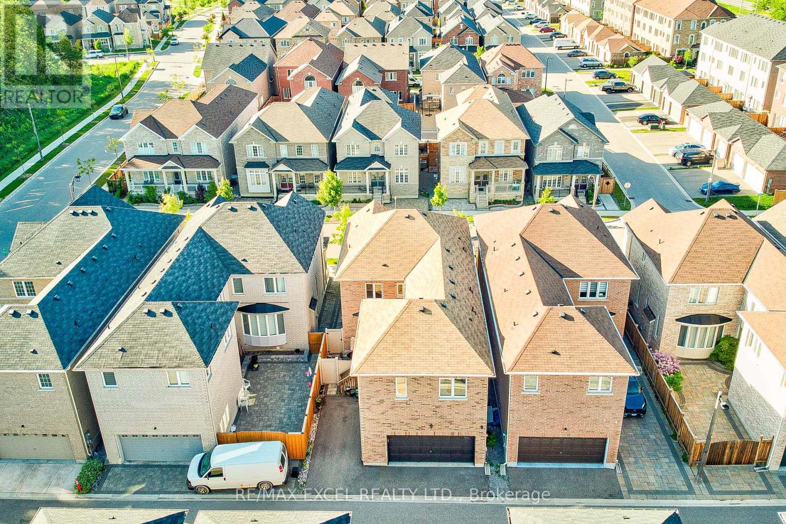 Coach - 5 Bloom Street, Markham, Ontario  L6B 0Z7 - Photo 12 - N12998076