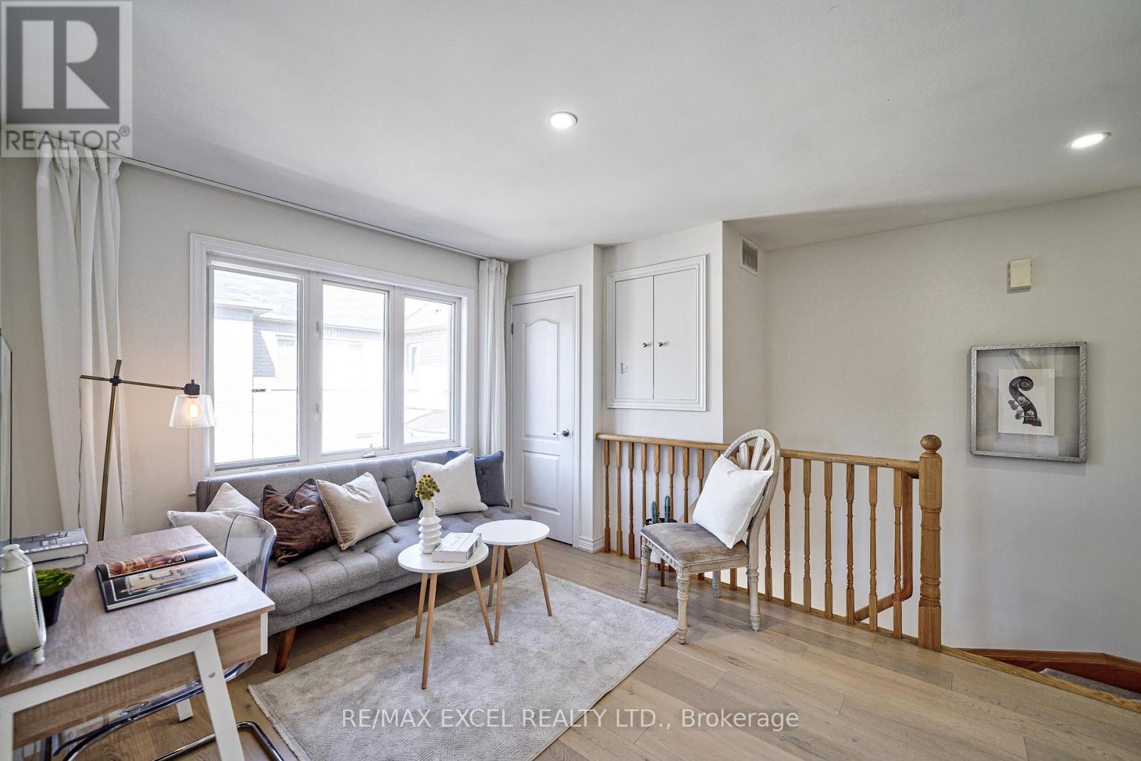 Coach - 5 Bloom Street, Markham, Ontario  L6B 0Z7 - Photo 4 - N12998076