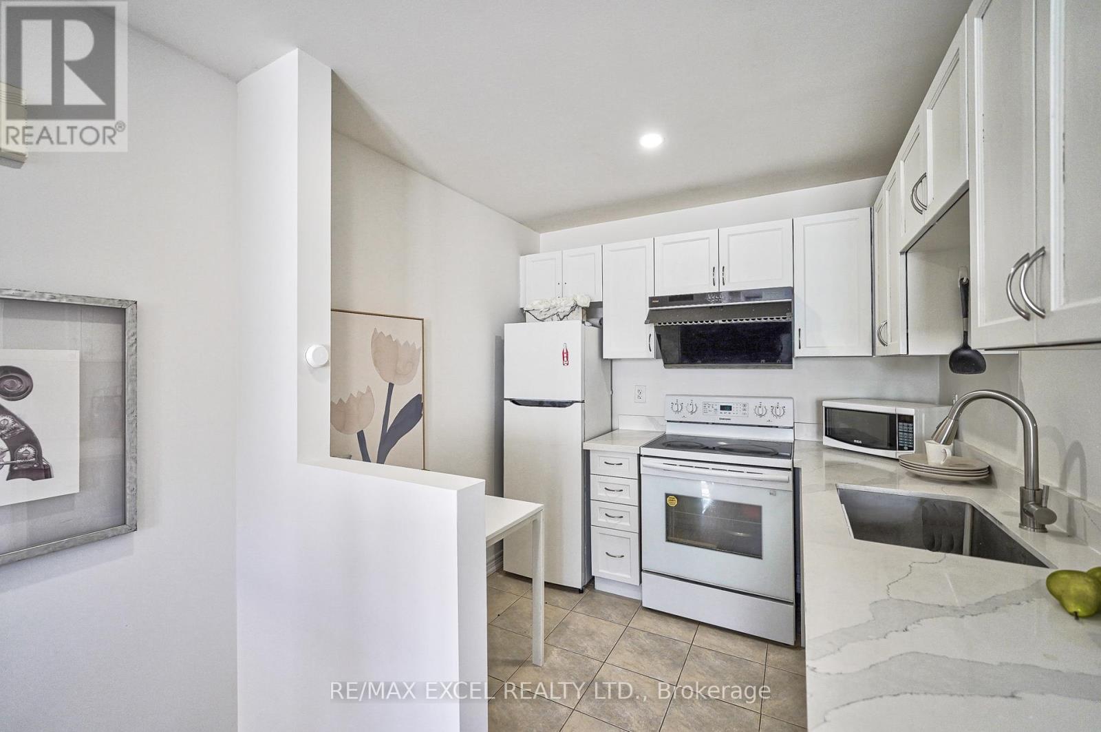 Coach - 5 Bloom Street, Markham, Ontario  L6B 0Z7 - Photo 7 - N12998076