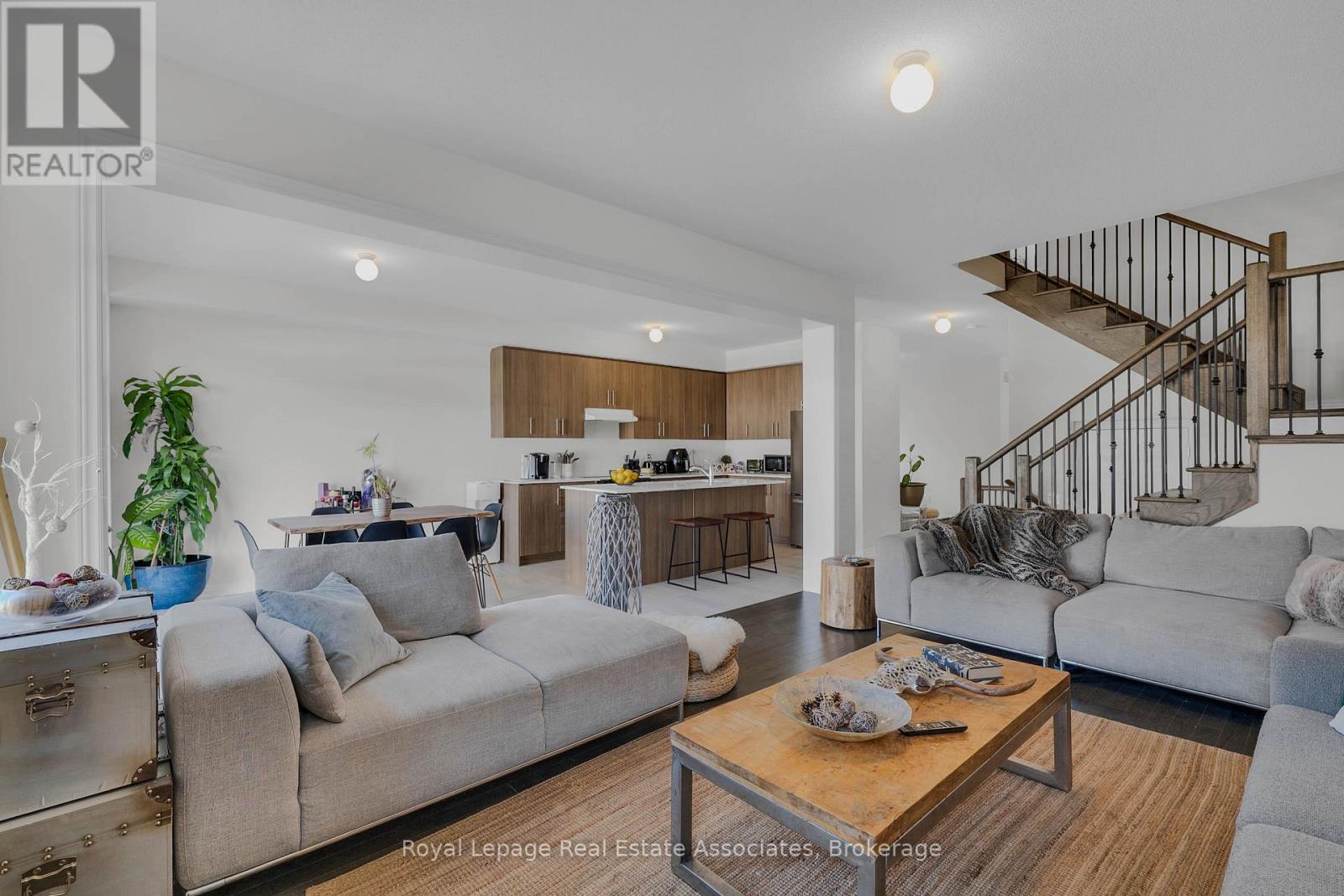 1386 Davis Loop, Innisfil (Lefroy), Ontario  L0L 1W0 - Photo 10 - N12998082