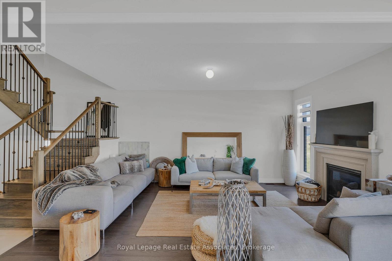 1386 Davis Loop, Innisfil (Lefroy), Ontario  L0L 1W0 - Photo 11 - N12998082