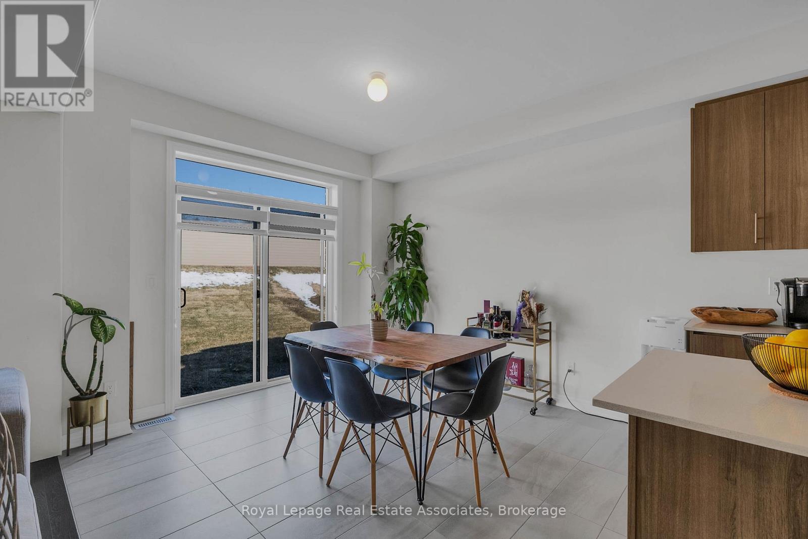 1386 Davis Loop, Innisfil (Lefroy), Ontario  L0L 1W0 - Photo 15 - N12998082