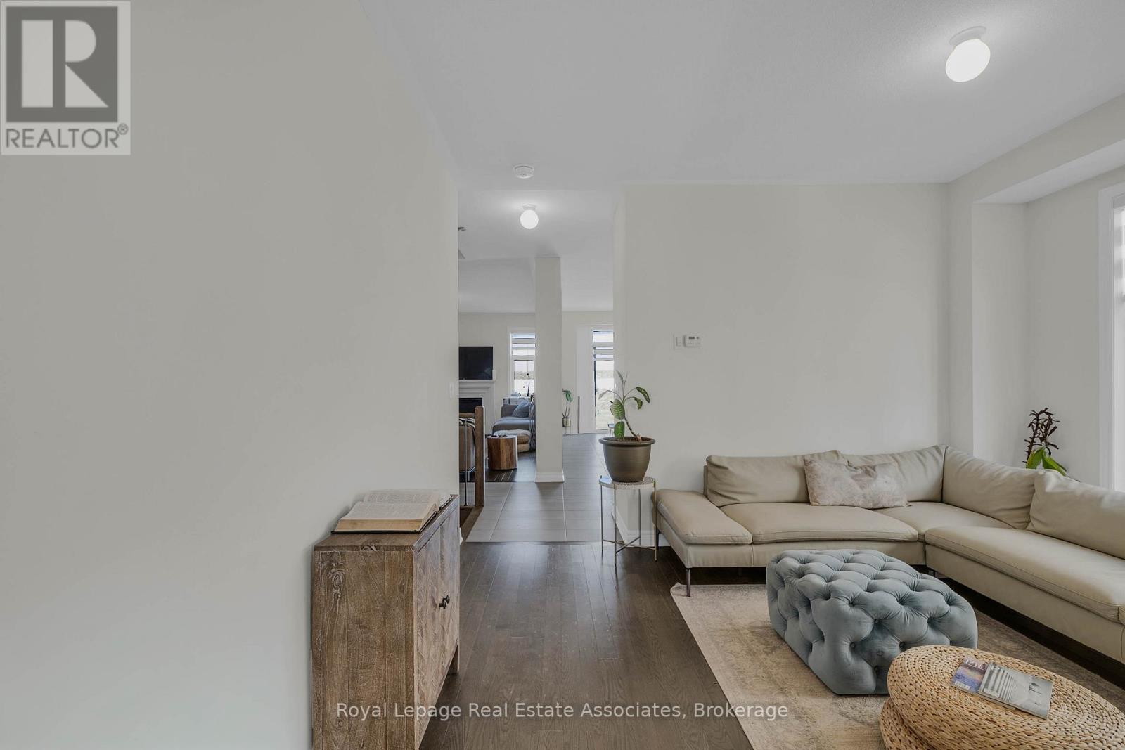 1386 Davis Loop, Innisfil (Lefroy), Ontario  L0L 1W0 - Photo 17 - N12998082