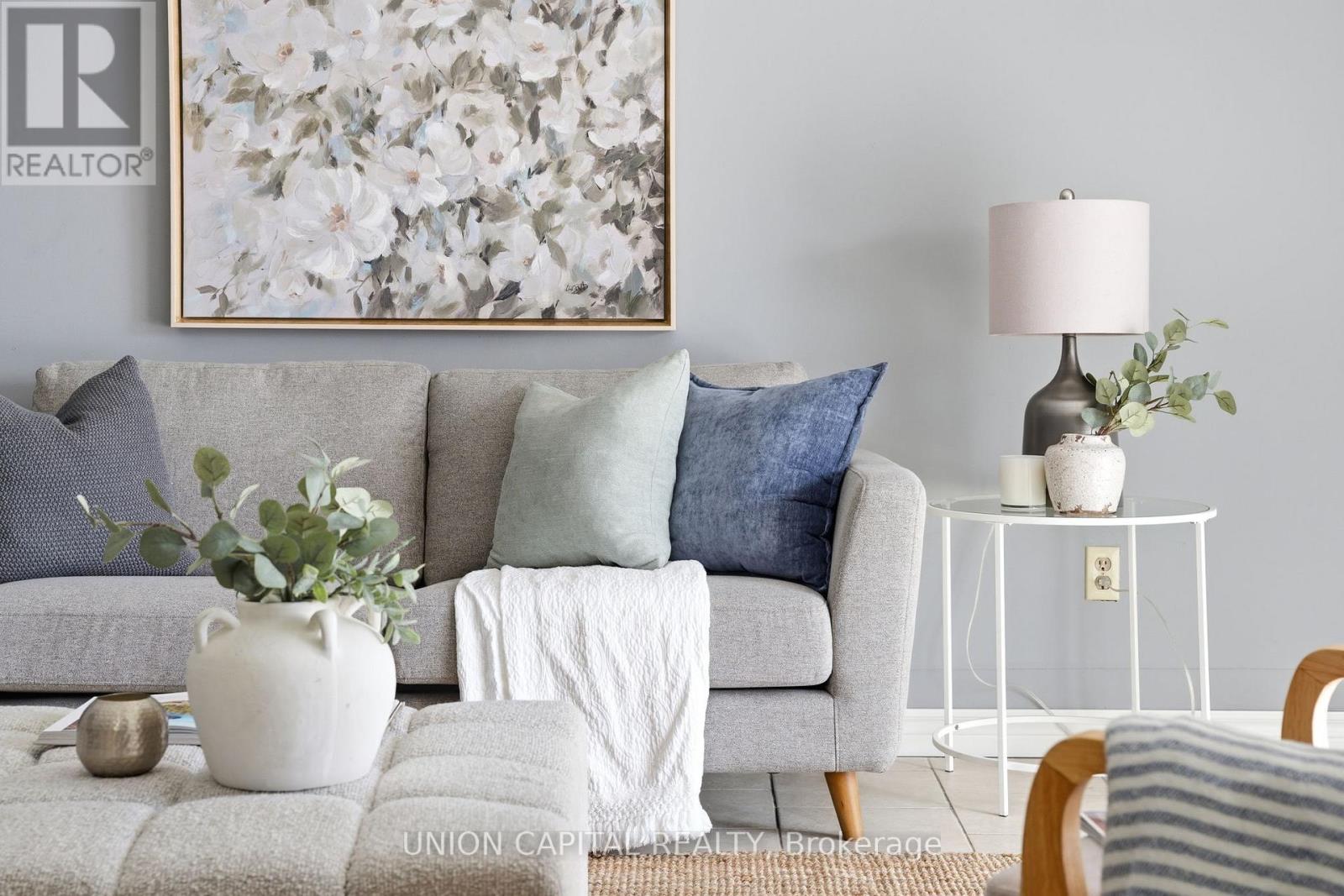 317 Milestone Crescent, Aurora, Ontario  L4G 3M2 - Photo 5 - N12998084