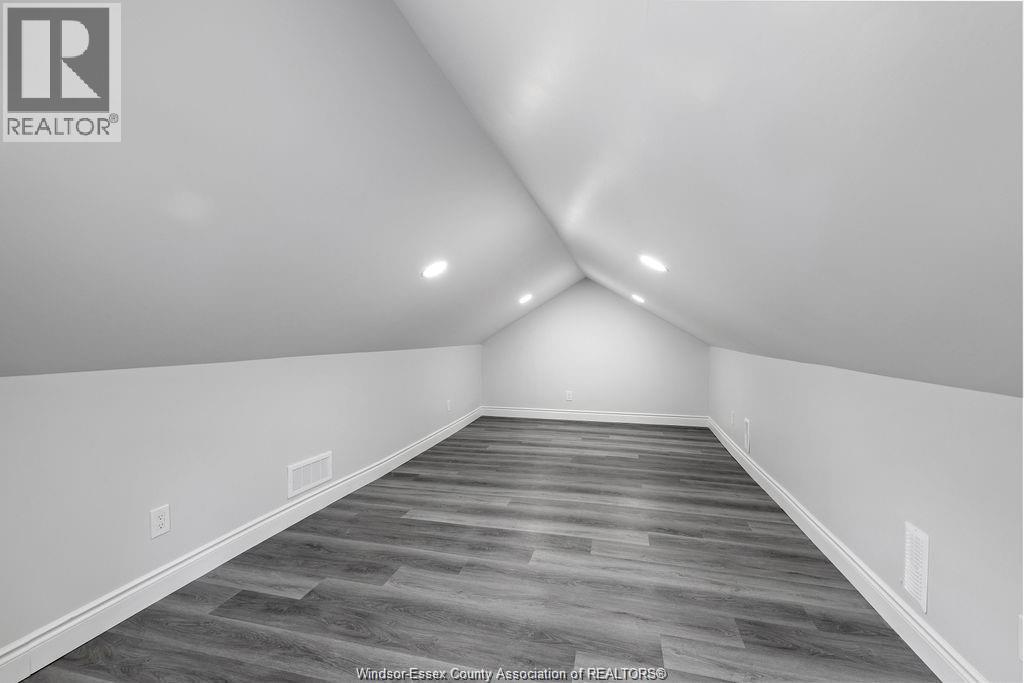 348 Caroline, Windsor, Ontario  N9A 6A4 - Photo 14 - 26008138
