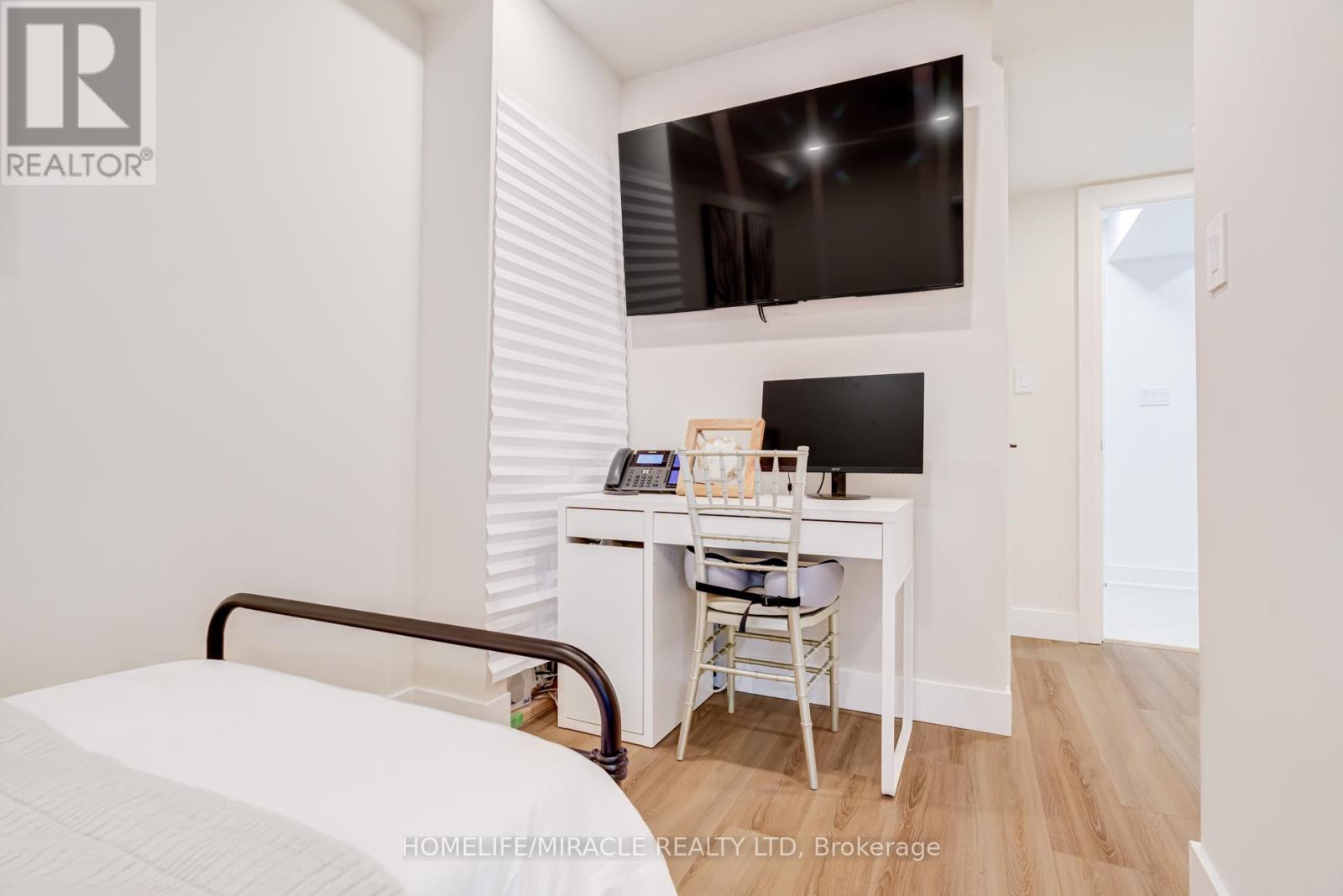 6 Pumpkin Corner Crescent, Barrie, Ontario  L9J 0T6 - Photo 11 - S12997854