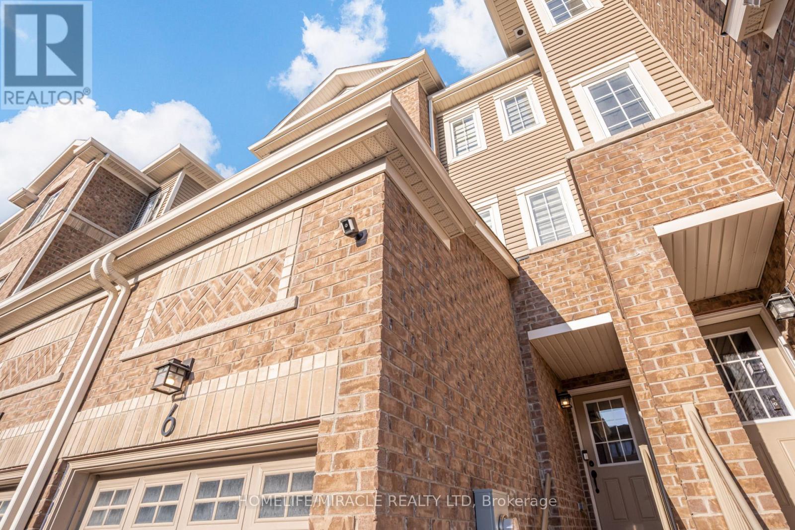 6 Pumpkin Corner Crescent, Barrie, Ontario  L9J 0T6 - Photo 2 - S12997854