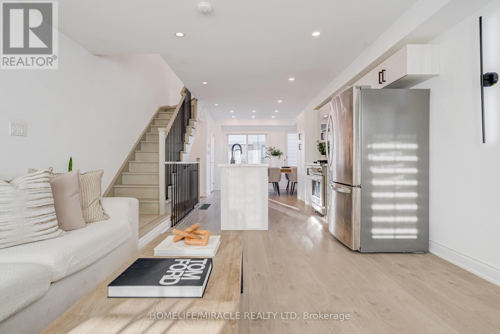 6 Pumpkin Corner Crescent, Barrie, Ontario  L9J 0T6 - Photo 22 - S12997854