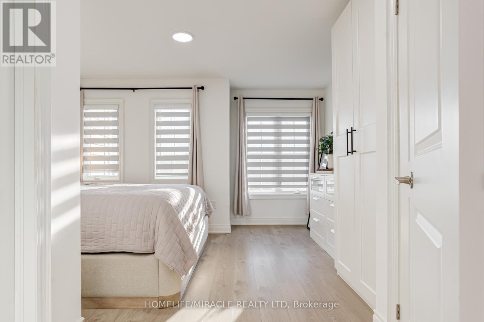 6 Pumpkin Corner Crescent, Barrie, Ontario  L9J 0T6 - Photo 30 - S12997854