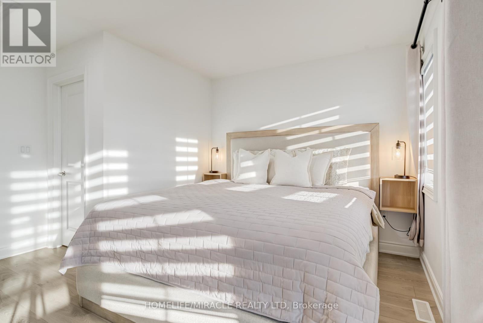 6 Pumpkin Corner Crescent, Barrie, Ontario  L9J 0T6 - Photo 32 - S12997854